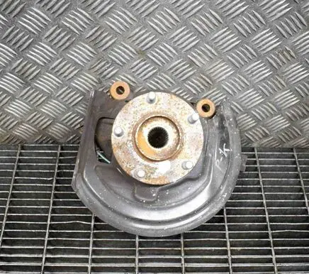 Nissan Juke I F15 Front wheel hub