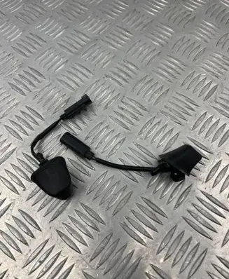 BMW 3 E90 E91 Windshield washer spray nozzle 8365385