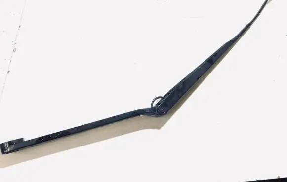 Nissan X-Trail T30 Front wiper blade arm