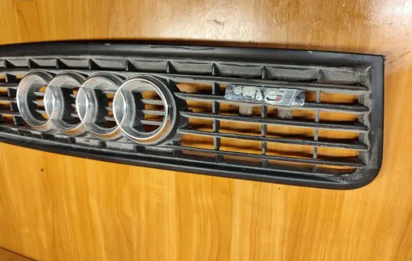 Audi A4 S4 B6 8E 8H Front grill 8E0853651F