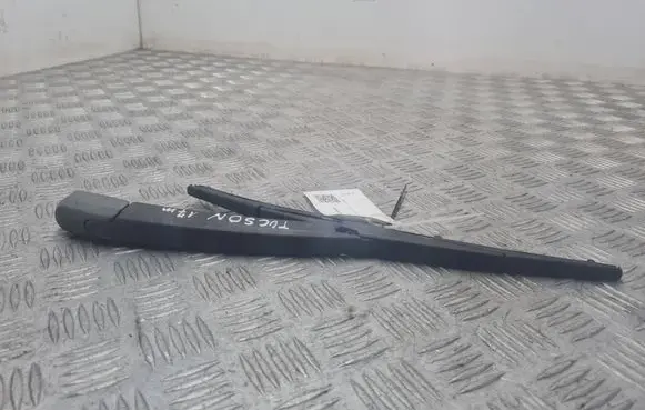 Hyundai Tucson TL Rear wiper blade arm