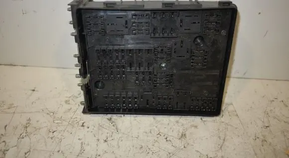 Volkswagen Touran I Fuse box set 1K0937805