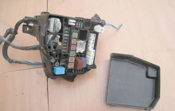 Toyota Yaris Fuse module