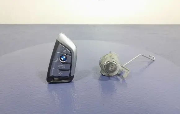 BMW M3 F80 Ignition lock 8708367