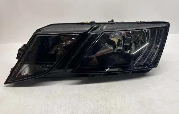 Skoda Octavia Mk1 (1U) Headlight/headlamp 5E1941015C