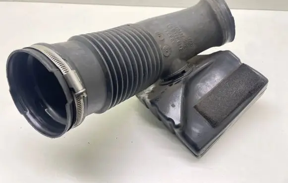 Audi A6 S6 C6 4F Air intake hose/pipe 06E129629E