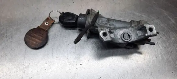 Volkswagen PASSAT B5 Ignition lock 4B0905851A