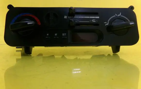Mitsubishi Colt Interior fan control switch 