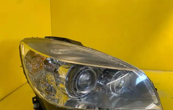 Mercedes-Benz C W204 Headlight/headlamp A2048209461
