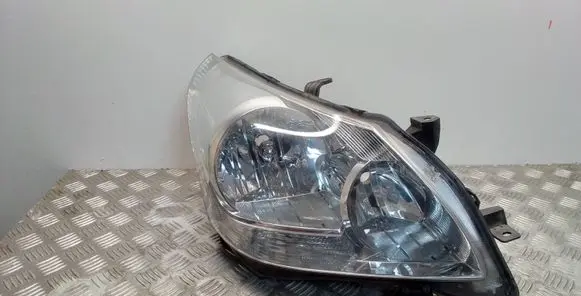 Toyota Verso Headlight/headlamp 811100F09000