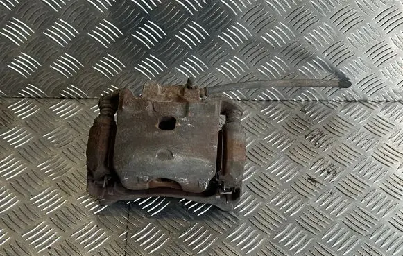 Nissan Leaf I (ZE0) Front brake caliper