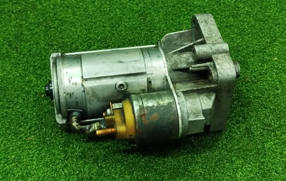 Renault Trafic III (X82) Starter motor