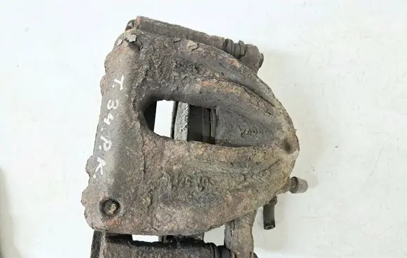 Toyota Corolla Verso AR10 Front brake caliper