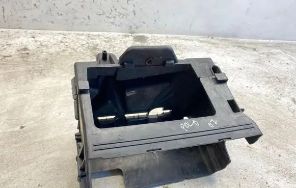 Volkswagen Polo IV 9N3 Battery box tray 6q0915419b