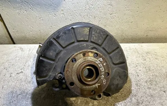 Volkswagen PASSAT B6 Front wheel hub