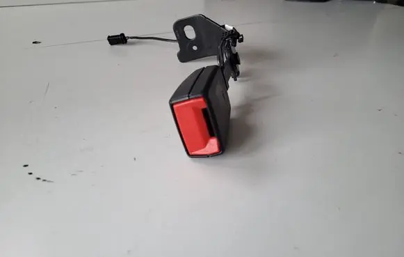 Opel Grandland X Rear seatbelt buckle 9810493477