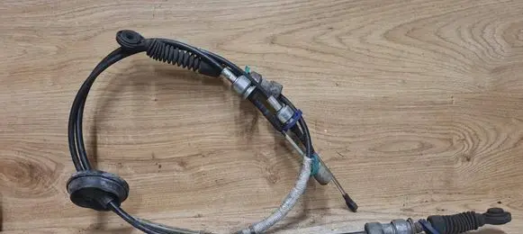 Gear shift cable linkage