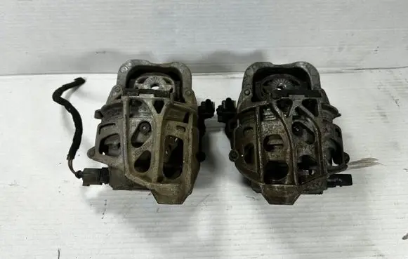 Audi Q7 4M Engine mount bracket
