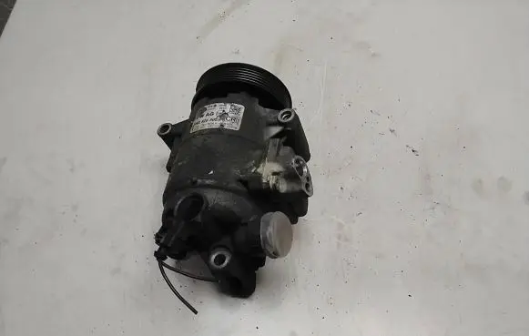 Volkswagen Caddy Air conditioning (A/C) compressor (pump) 5N0820803E 011405620001 072311145S1