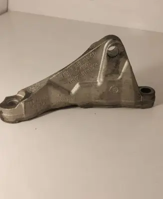 BMW 5 F10 F11 Fuel pump bracket 81069801 0012106