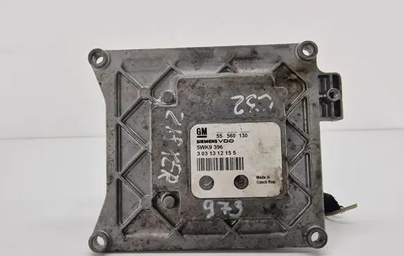 Opel Zafira B Engine control unit/module 55560130