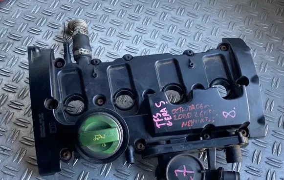 Skoda Octavia Mk2 (1Z) Rocker cam cover 
