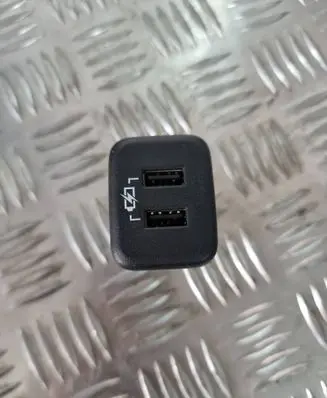 USB socket connector