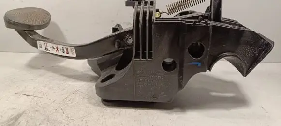 Mini Cooper Countryman F60 Brake pedal 14127115 6854632
