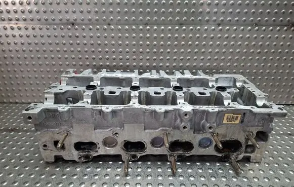Peugeot Boxer Engine head S27635657 9807255910