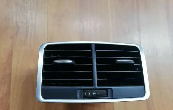Rear air vent grill