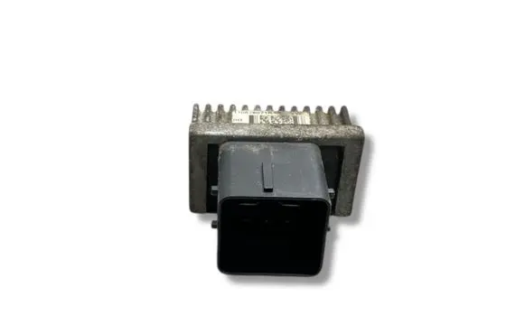 Opel Movano B Glow plug pre-heat relay 110678071R PDR812 2946