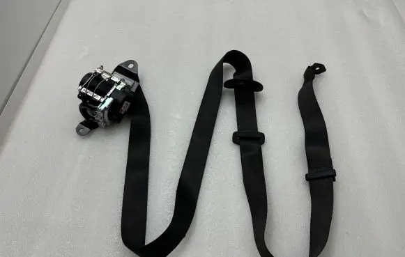 BMW i3 Rear seatbelt 635281100B 006R0000 0589P10021