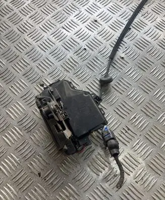 Volkswagen Touran I Rear door lock 