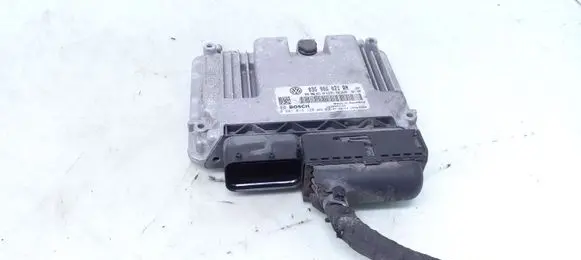 Volkswagen Touran I Engine control unit/module 03G906021RN 0281014128