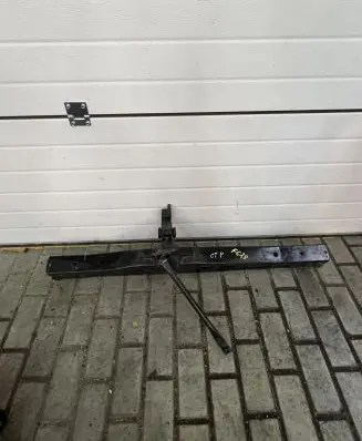 Lexus CT 200H Front bumper cross member F628