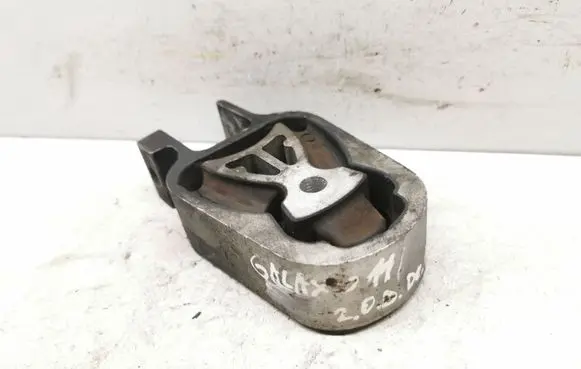Engine mount bracket