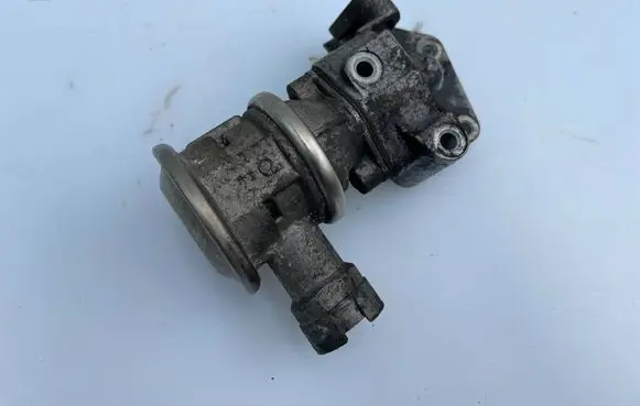 Audi A3 S3 8P EGR valve 06A131351F