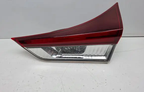 Tailgate rear/tail lights