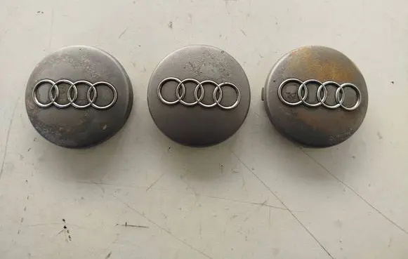 Audi A4 S4 B7 8E 8H Original wheel cap 4B0601170