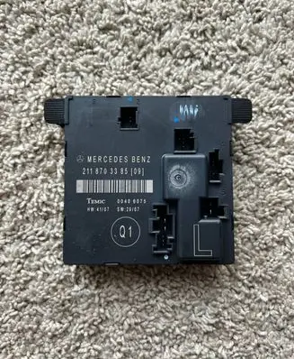 Mercedes-Benz E W211 Door control unit/module 2118703385