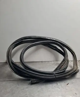 Mercedes-Benz Vito Viano W638 Front door rubber seal