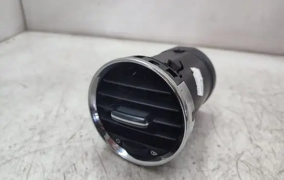 Peugeot 308 SW Dash center air vent grill 9658515377