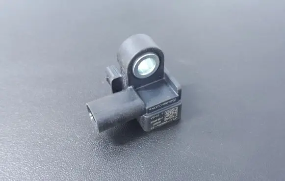 Land Rover Defender Airbag deployment crash/impact sensor JPLA148006DA