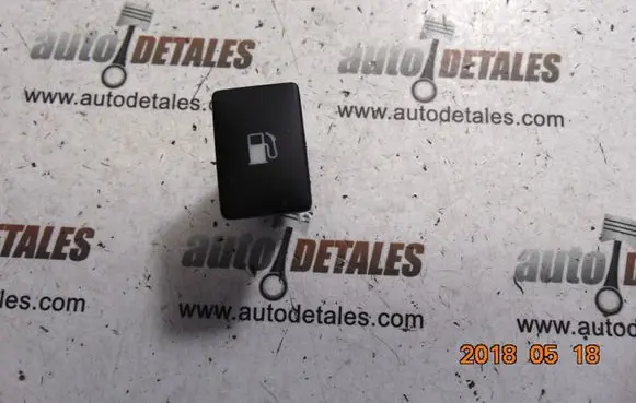 Toyota Avensis T270 Fuel tank opening switch 15C252