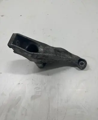 Audi A4 S4 B7 8E 8H Engine mounting bracket 8E0199307S 3988102