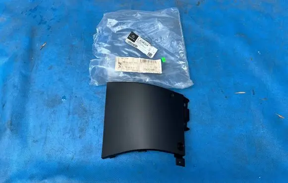 Mercedes-Benz GLE W167 Rear bumper corner part panel trim A1678853705