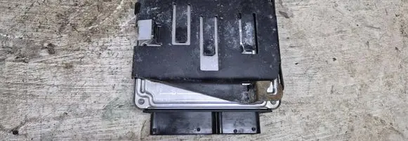 Volkswagen Golf V Engine control unit/module 03G906016ET 0281011843