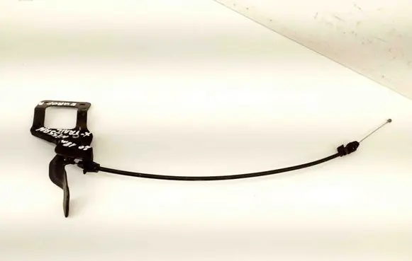 Nissan X-Trail T32 Engine bonnet (hood) release handle