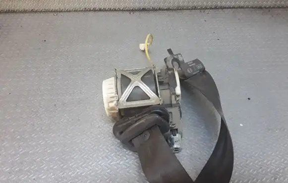 Renault Clio III Rear seatbelt 33055855A