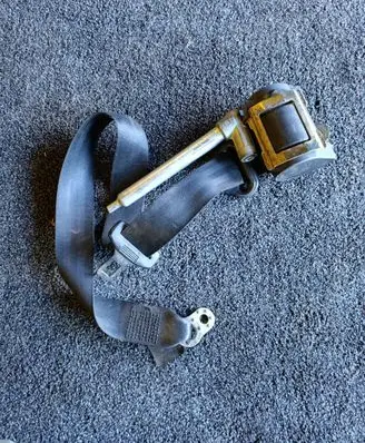 Audi A4 S4 B5 8D Front seatbelt 8D0857705A 566049500